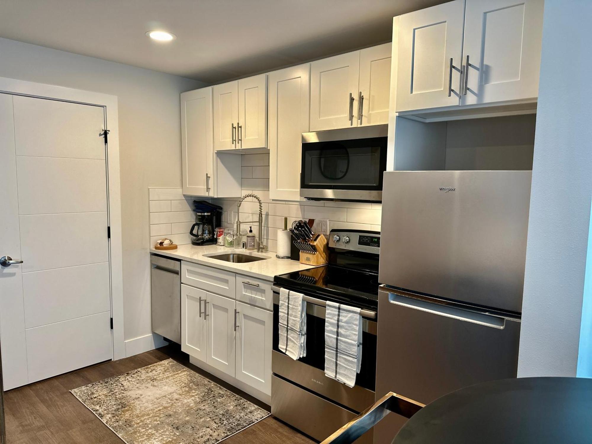 Appartamento Luxe: Modern Retreat In The City Seattle Esterno foto