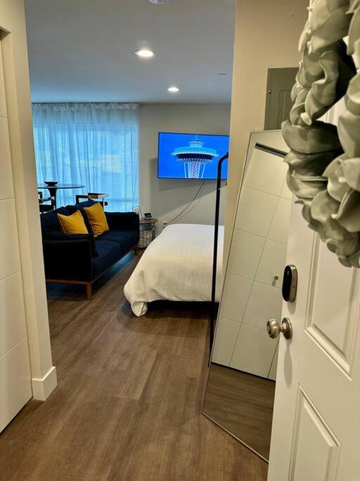 Appartamento Luxe: Modern Retreat In The City Seattle Esterno foto
